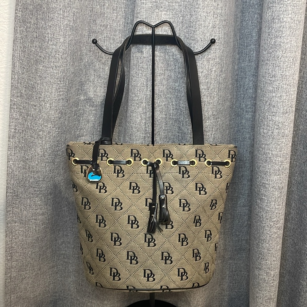 Vintage Diamond Logo Shoulder Bag